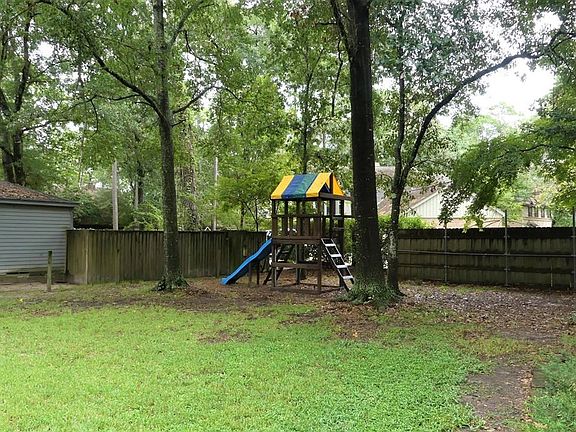 Look at the size of this back yard!