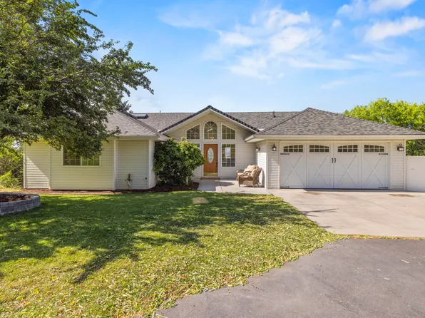 1710 Alisa Ln, Klamath Falls, OR 97601