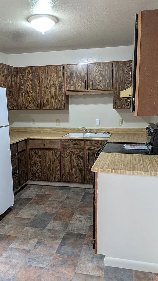 Cassidy Apartments — Photo 2