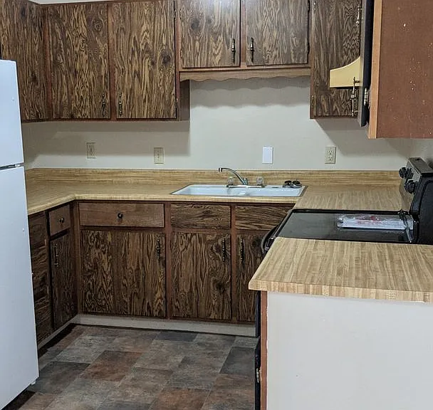 115 N Miles St — Photo 2