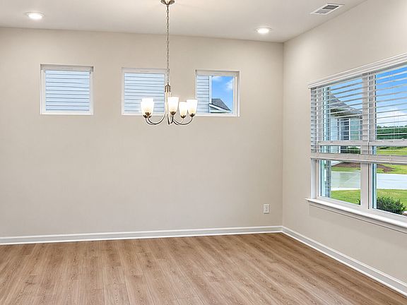 3rd image of 415 Sierra Point SW
