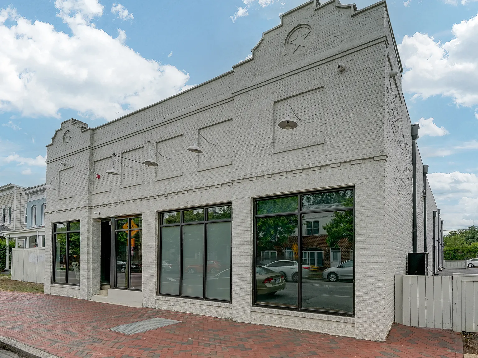 1 bed, 800 sqft, $1,700 — Photo 1