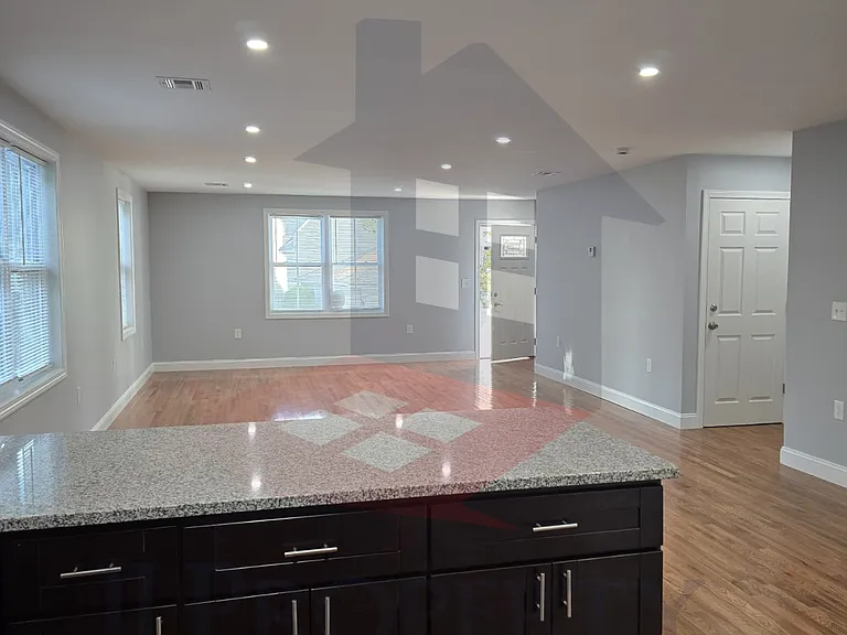 14-16 Alicant St #1 — Photo 7