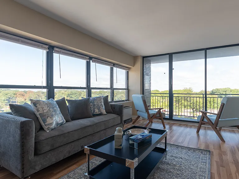 4100 N. Marine Dr. — Photo 5