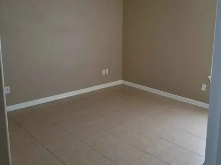703 Dalobo Blvd — Photo 5