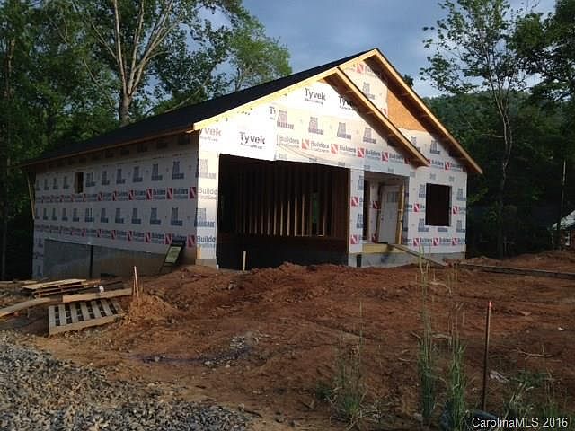 2nd image of 219 E Summer St