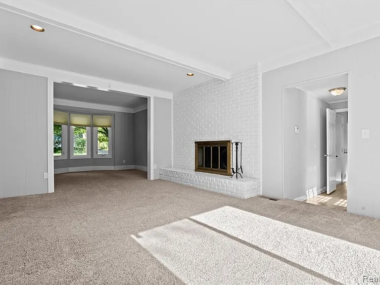 5476 Van Ness Dr — Photo 14