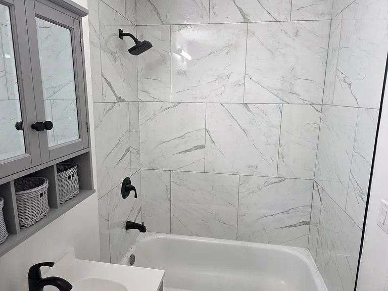 Riverside Apartments — Photo 4