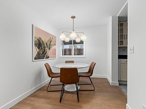 4th image of 823 Ostend Ct