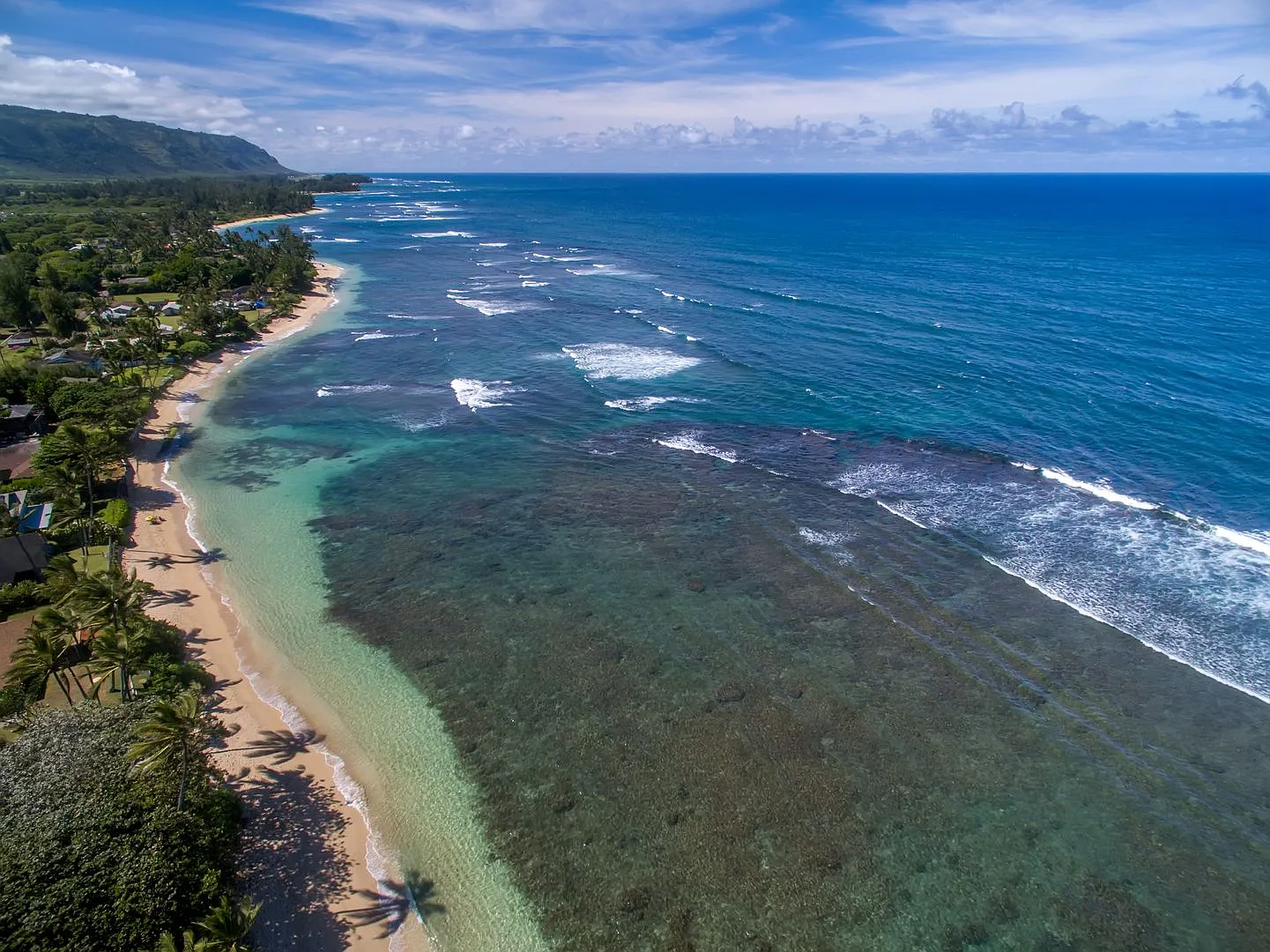 Hawaii Life Presents Mokuleia Beach House 3 bedrooms, 2 full bathrooms, Sleeps 8 - Beautifully bu... — Photo 4