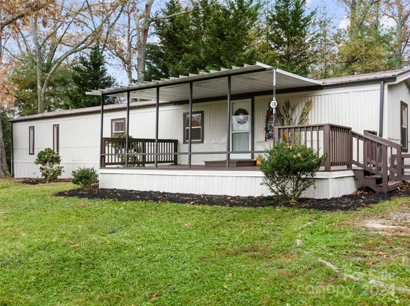 68 Drexel Rd, Hendersonville, NC 28739