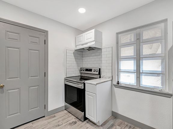 3rd image of 506 S 11th St