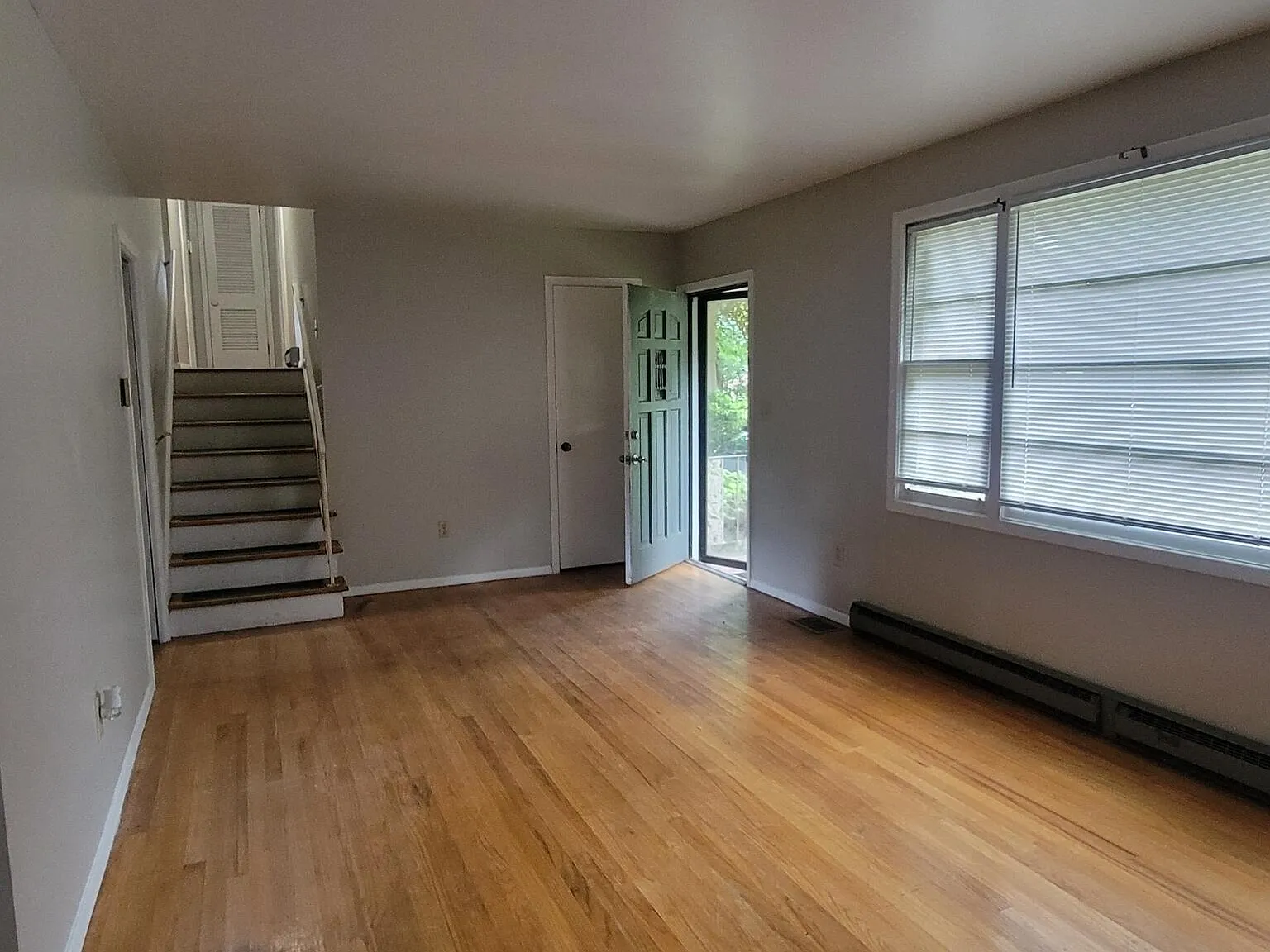 4 bed, 2.0 bath, 1848 sqft, $2,695 — Photo 3