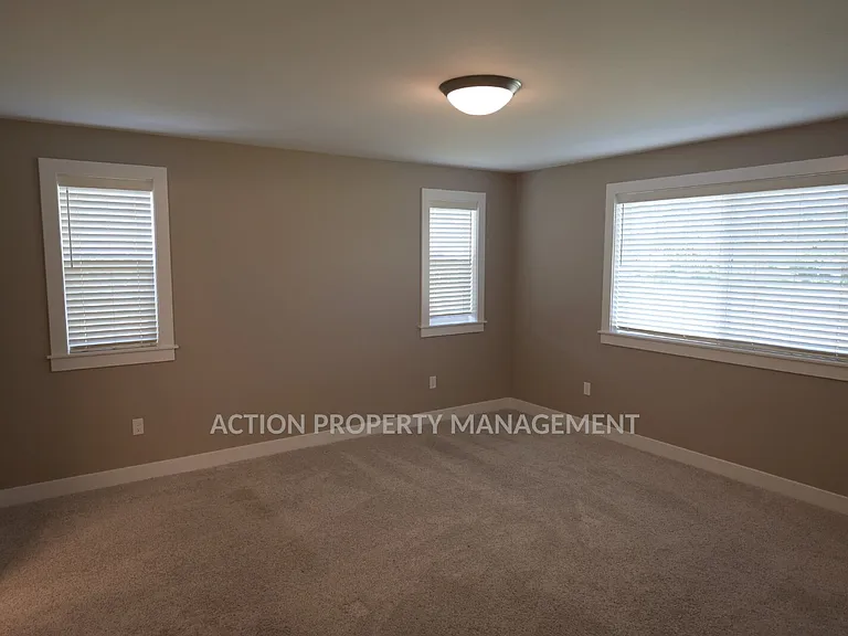 41 Victoria View St — Photo 15