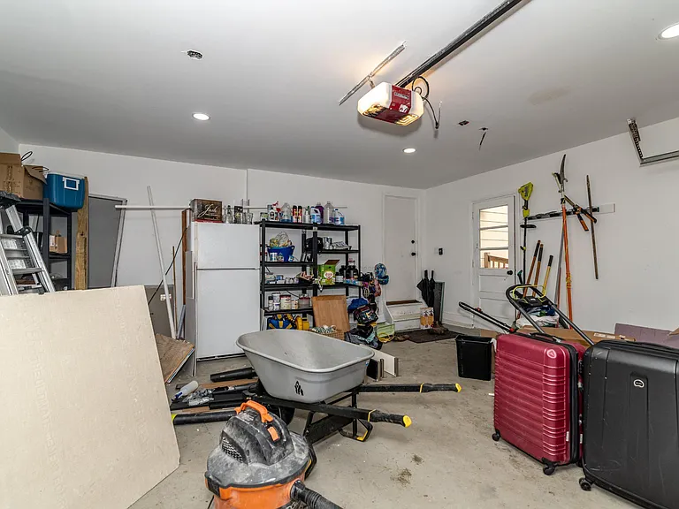 1800 Lark Ln — Photo 58