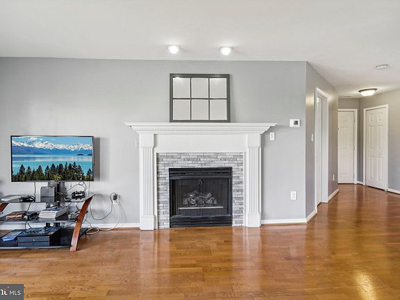 5th image of 20571 Snowshoe Sq Unit 201