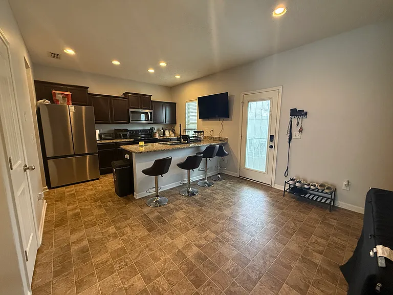 1567 Sprucedale Dr — Photo 8