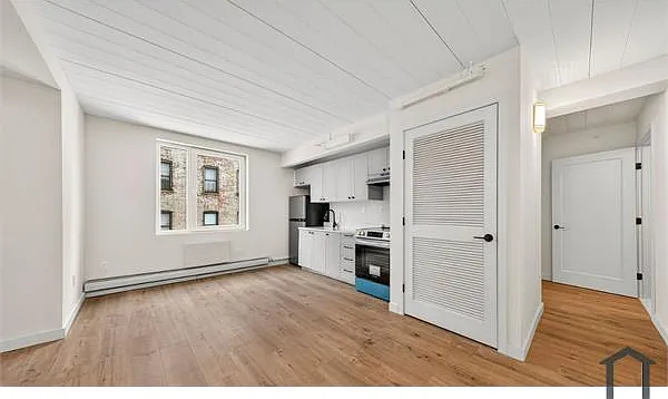 1824 Anthony Ave #8-15 — Photo 2