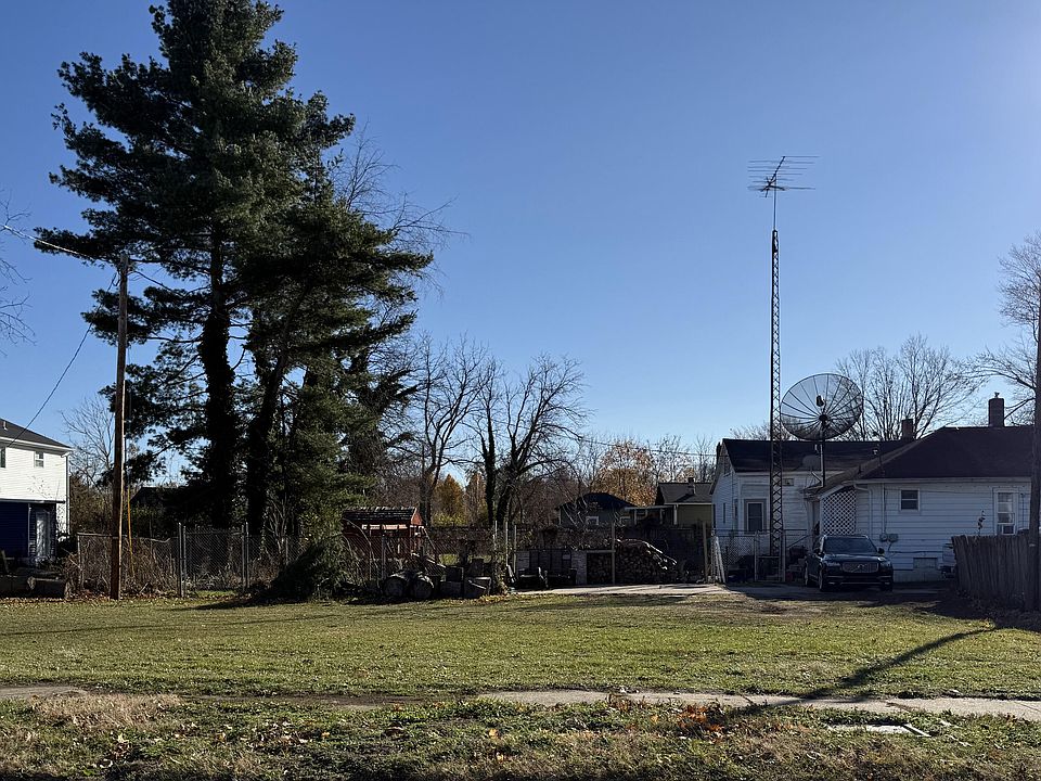 2nd image of 712 Wayne St