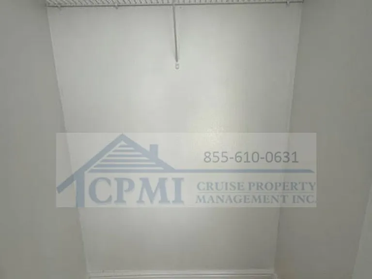 2930 Forest Hills Blvd — Photo 42
