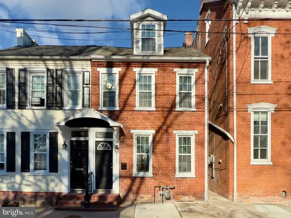 521 Locust St, Columbia, PA 17512