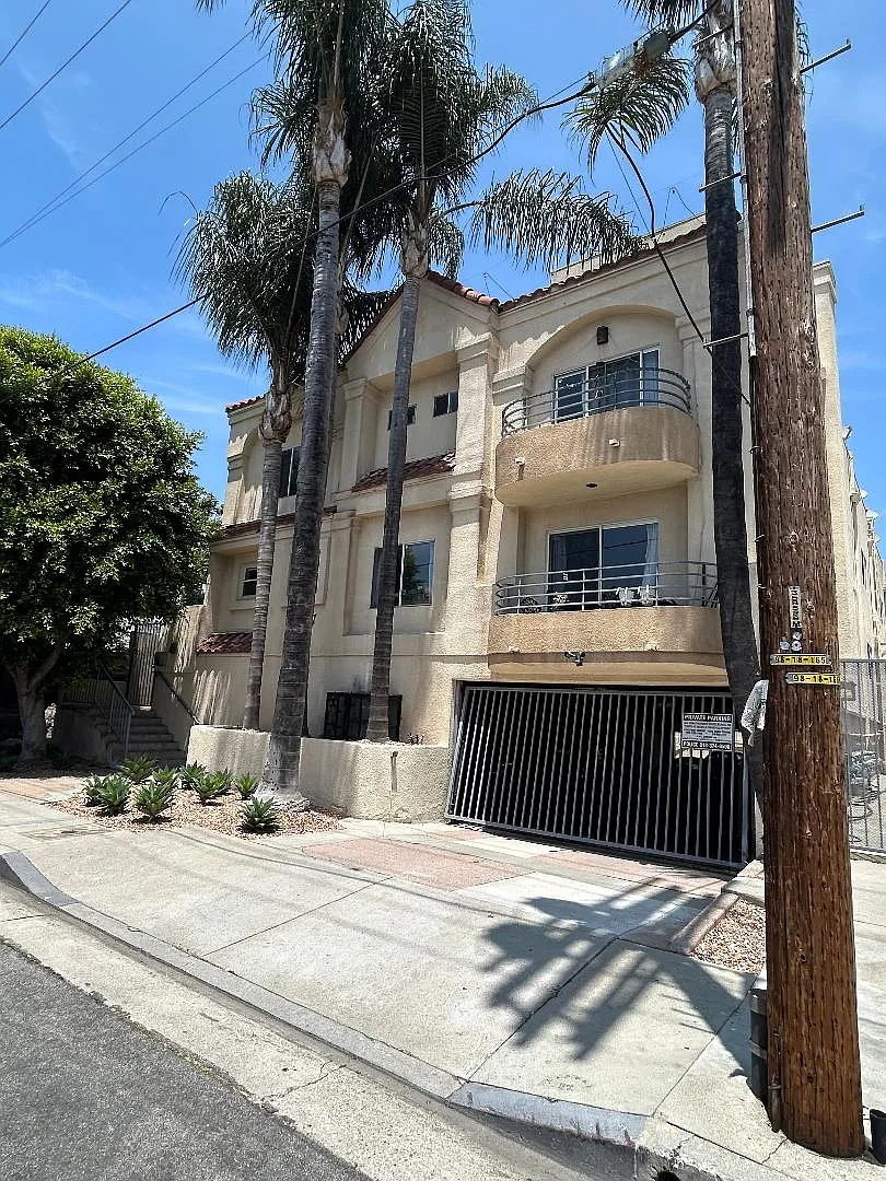 1 bed, 725 sqft, $2,100 — Photo 1