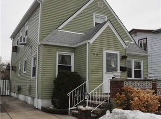 7915 266th St, Glen Oaks, NY 11004