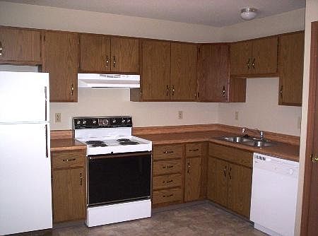 2nd image of 3298 Jennefer Dr