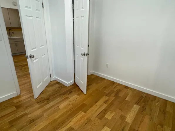 1315 E 222nd St #1, Bronx, NY 10469