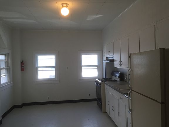 3rd image of 743 S 8th St