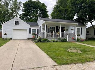 753 W Walnut St, Nappanee, IN 46550