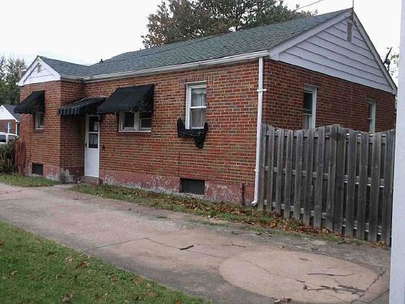2nd image of 1813 Primrose Ave
