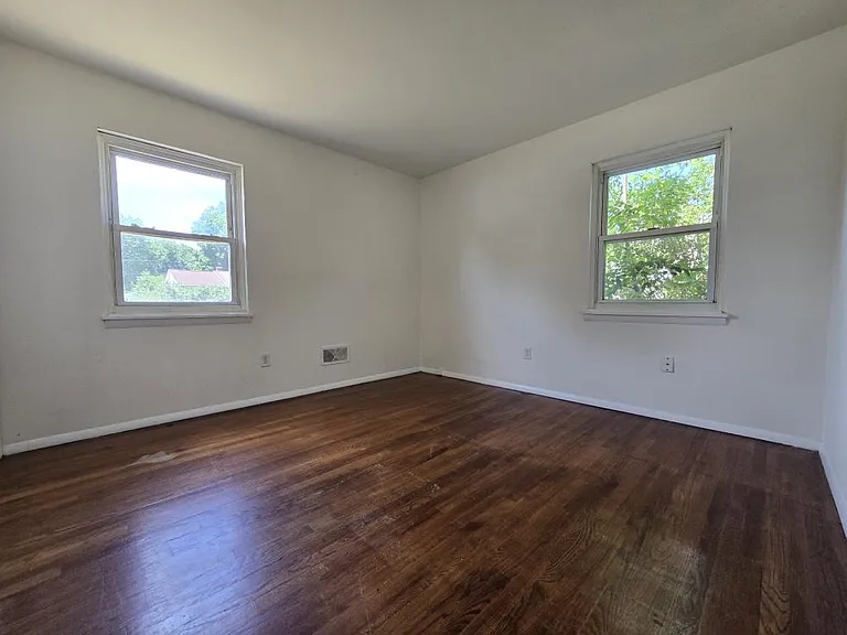 11 Glenwood Dr — Photo 15