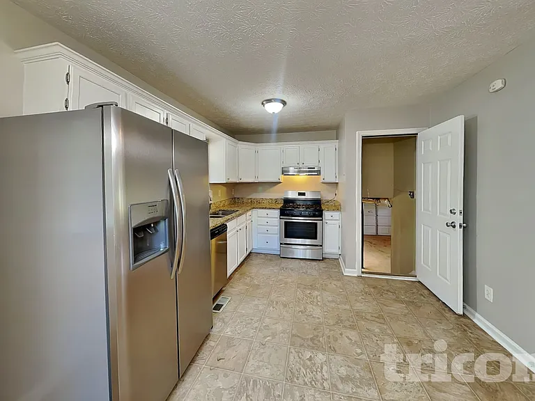 48 Halehaven Dr — Photo 5