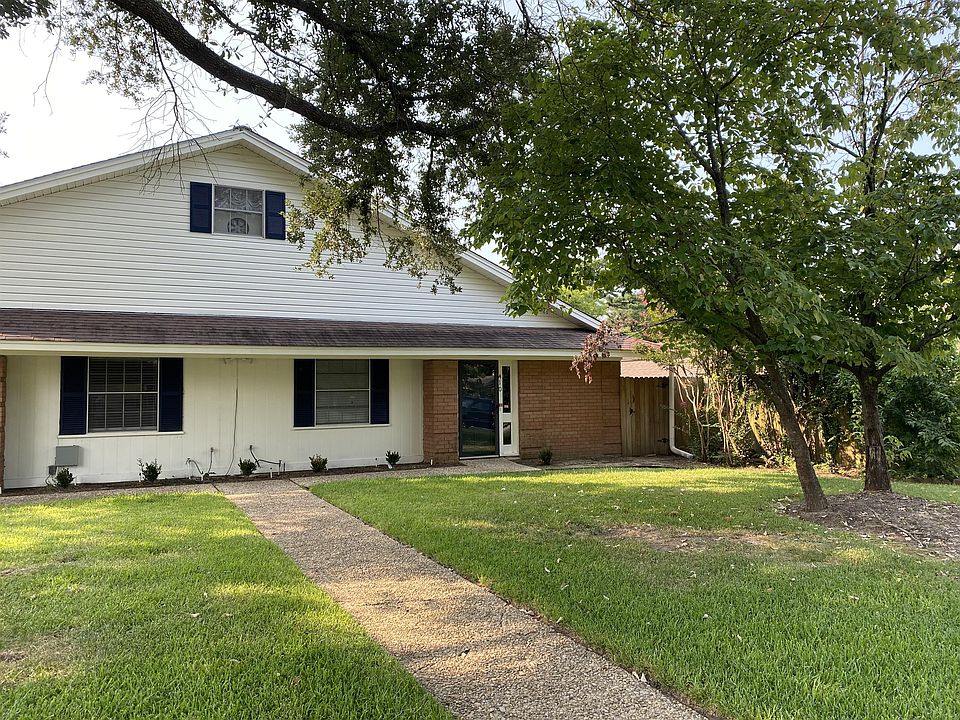 Front Entrance (right-side)