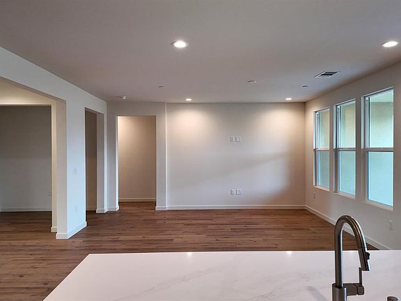 4th image of 16722 Chloe Ct