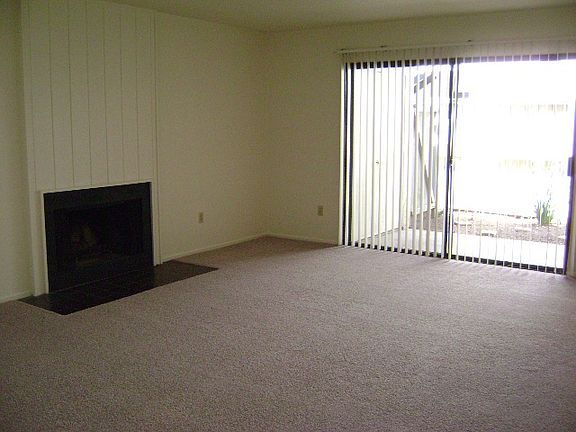 4th image of 450 W Vermont Ave Unit 707