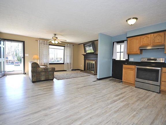 5th image of 204 Mayfield Dr