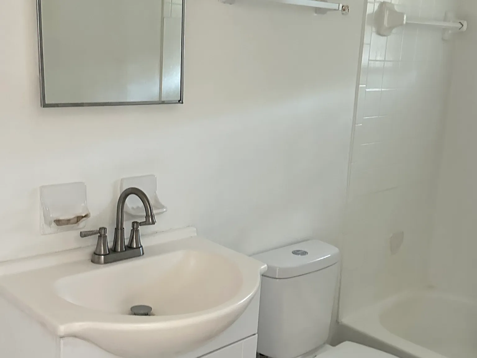 2 bed, 567 sqft, $1,400 — Photo 2