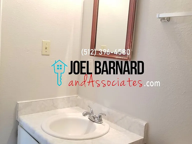 110 Lady Bird Lane — Photo 16