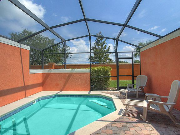 3rd image of 4556 Alberto Cir