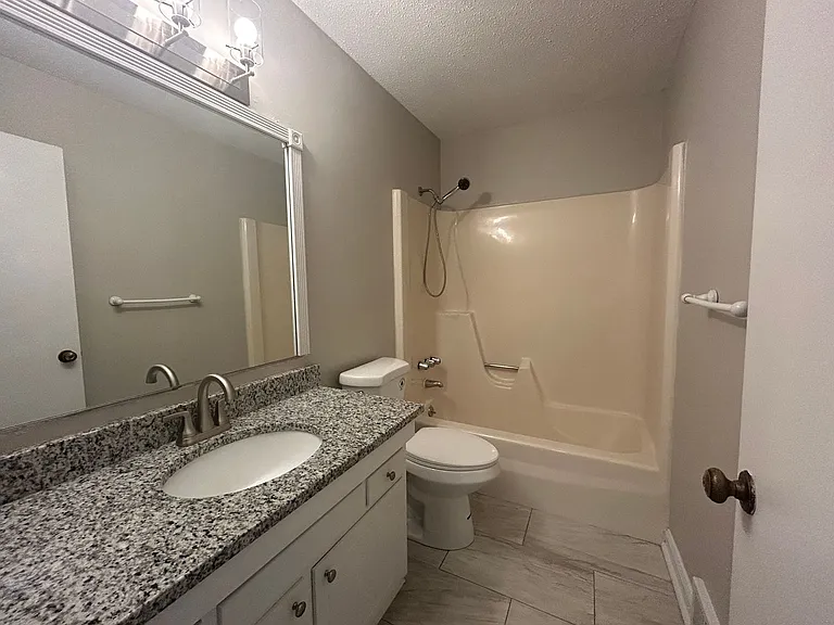 504 S Cherry St — Photo 10