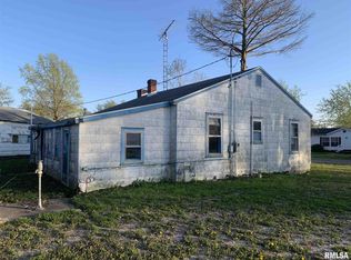 704 Indiana St, Edgewood, IL 62426