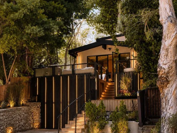 8631 Lookout Mountain Ave, Los Angeles, CA 90046