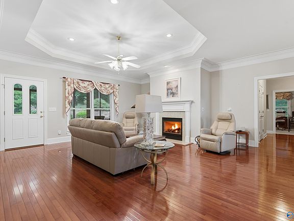 5th image of 2909 Smoketree Cir NE