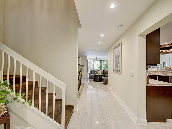 5th image of 5414 10th Fairway Dr APT 2