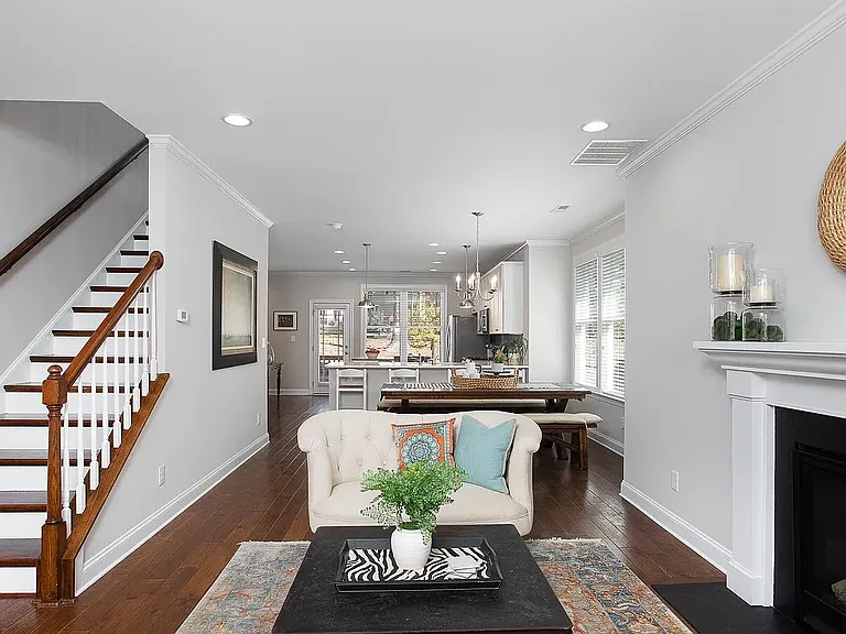 113 Bella Dr — Photo 41