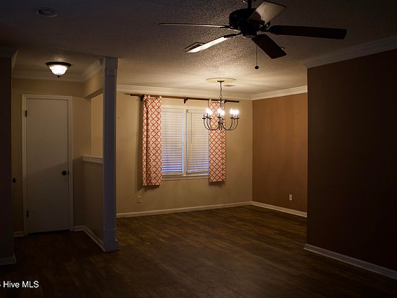 5th image of 418 Goldfinch Drive