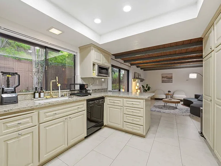 1615 California Pl — Photo 21