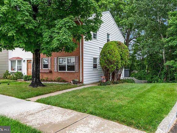 3rd image of 554 Millshire Dr